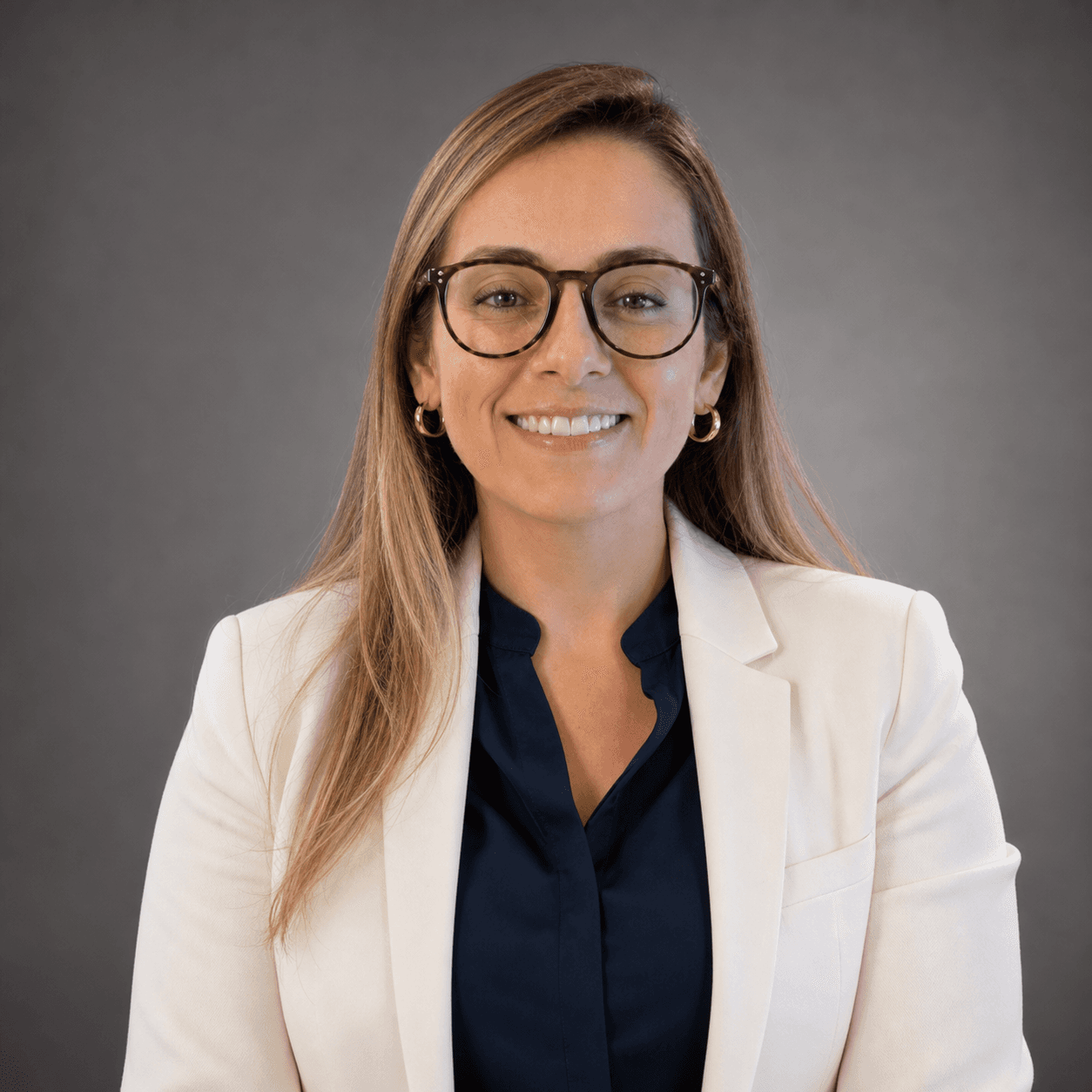 Retrato profissional de Djessica Bonatto.